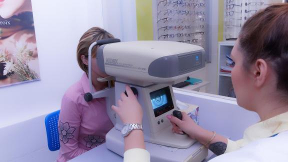 Eye scan using autorefractor